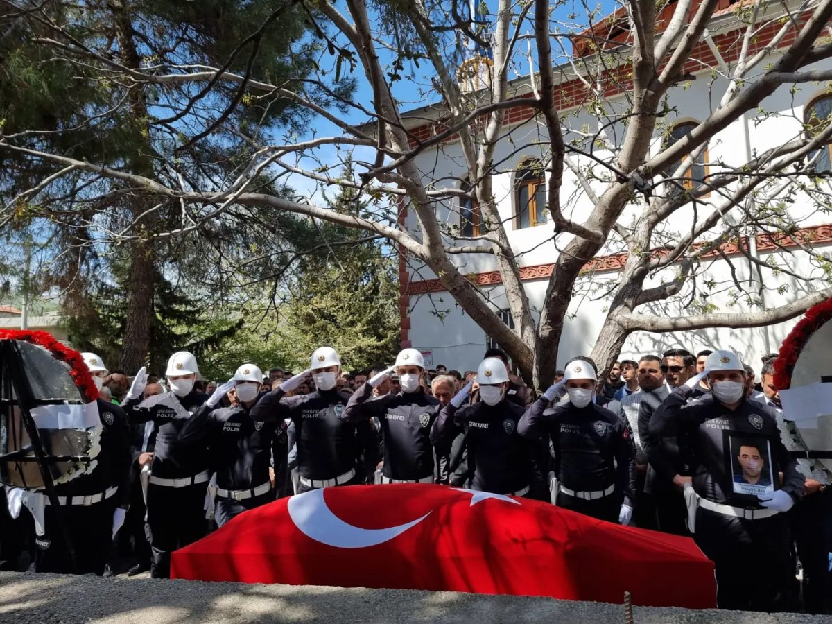 Gölbaşılı Polis Memur Mustafa İlhan Defnedildi